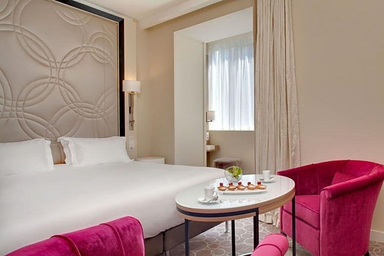 Classic Double room with city view
