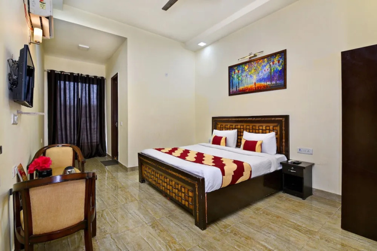 Hotel Metro Stays-Couple Friendly