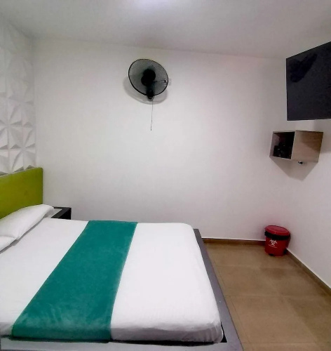 Kromatic Hostel