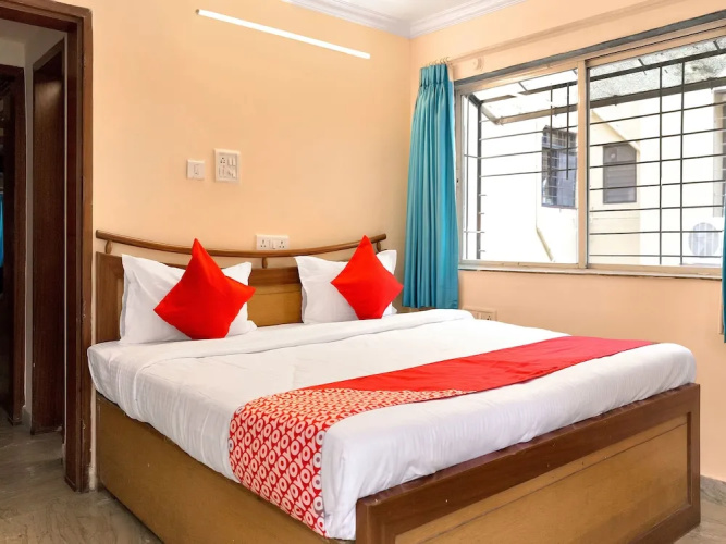 OYO 12301 RG Suites