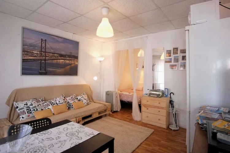 2 Bedrooms Apartment with city view