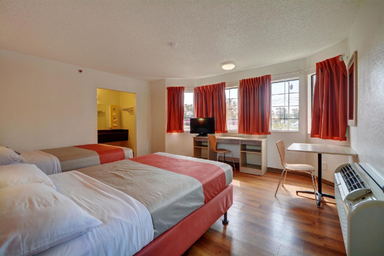 Best Western Camelot Inn