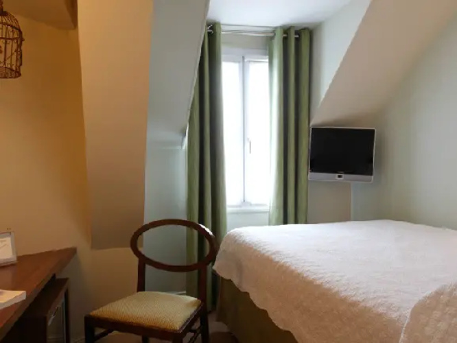 Standard Double Club room — Twin Beds