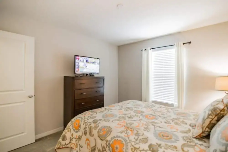 5131 Compass Bay
