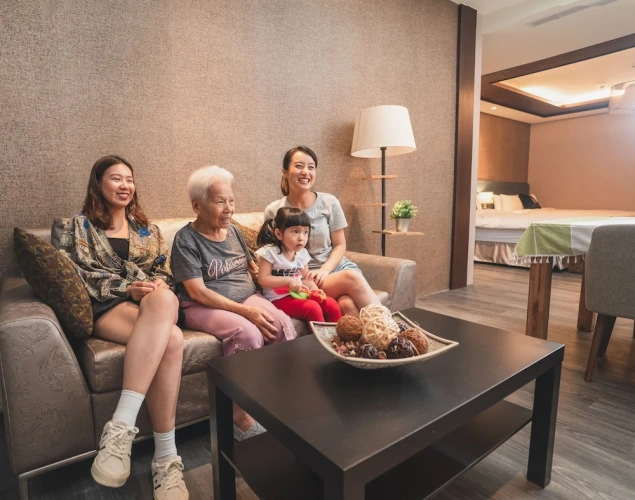 Standard Quadruple room with city view
