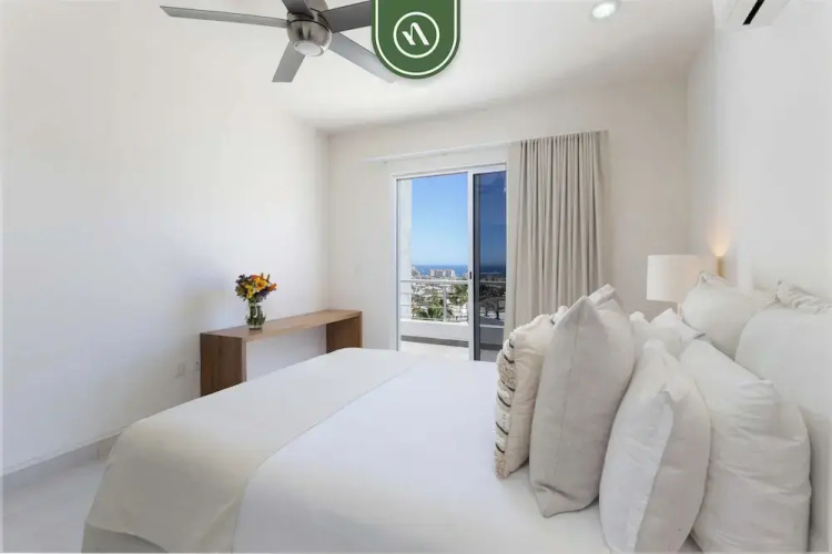 Brand New 3 BR Penthouse - Oceanview Rooftop Pool