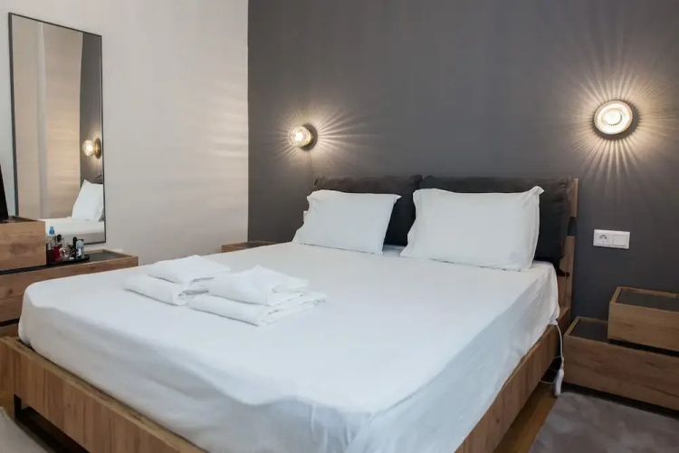 Beautiful 2 bedrooms apt at Filothei