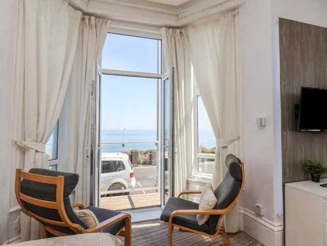2 Beach View @ Beaconsfield House
