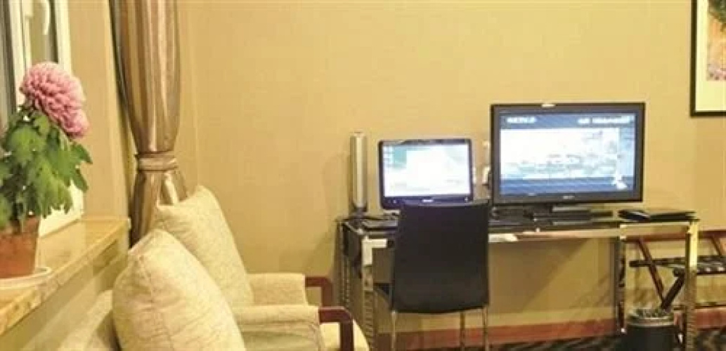 Yiya Business Hotel