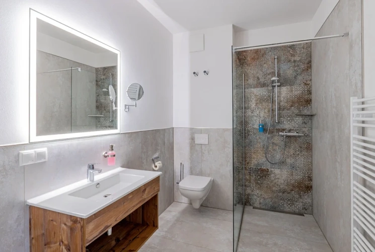 3 Bedrooms Apartment