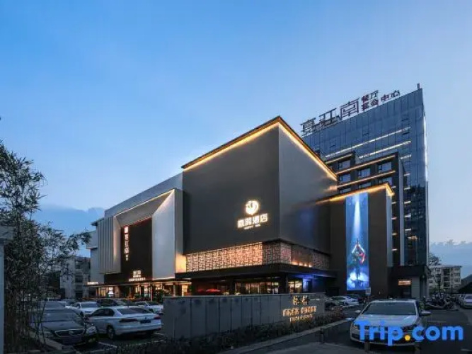 Magpie Hotel