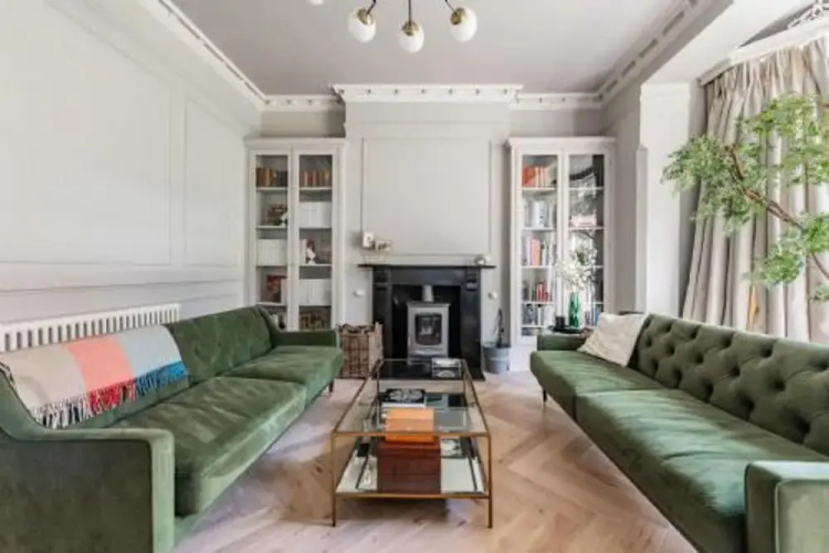 Host Stay Bressingham Lodge