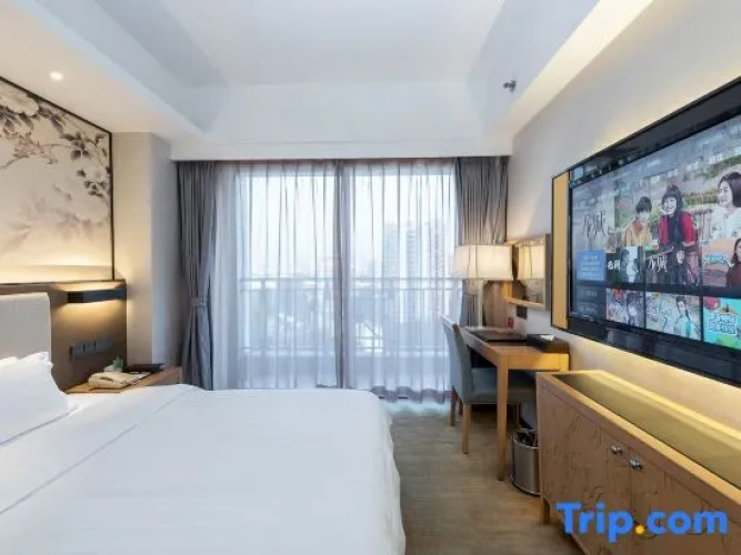 Standard room with city view
