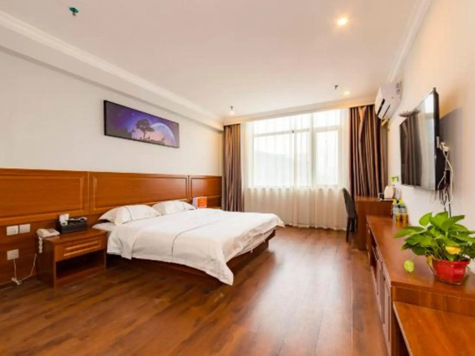 Minghu Hotel