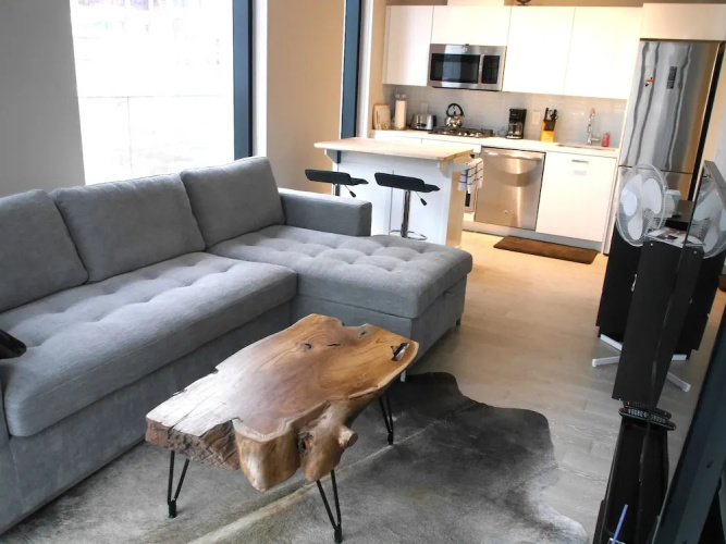Amazing 1BR Unit in Popular