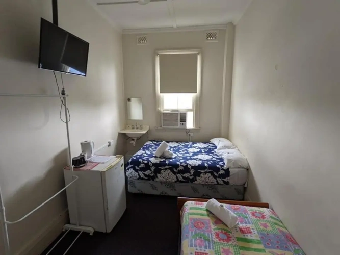 Standard Triple room