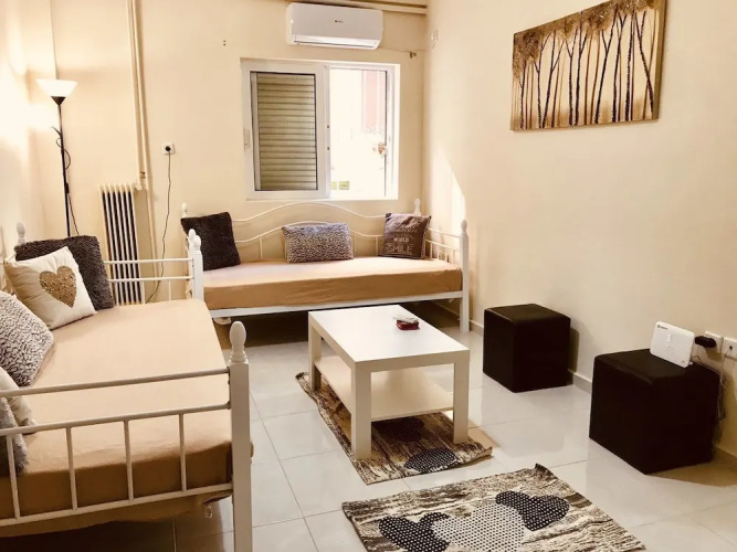 Renovated & Cool Flat In Ideal Location
