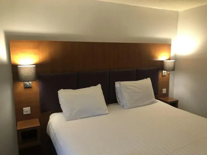 OYO Bluemont Hotel
