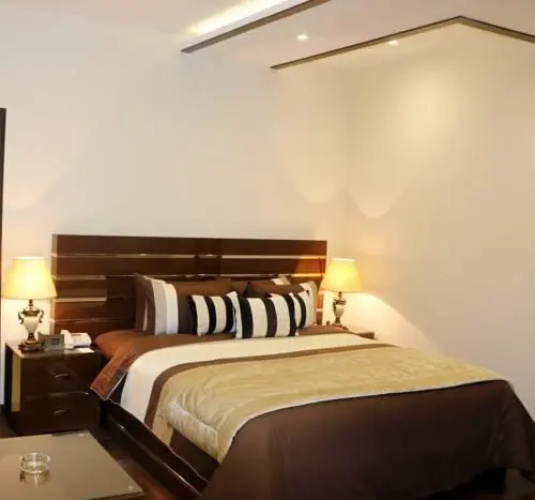 Royaute Luxury