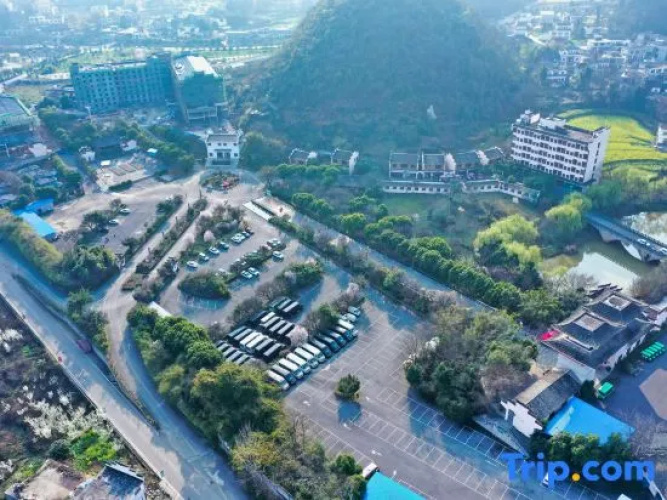 Guifeng Hotel Zhenfeng