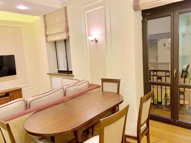 Two-bedroom on Lesi Ukrainky
