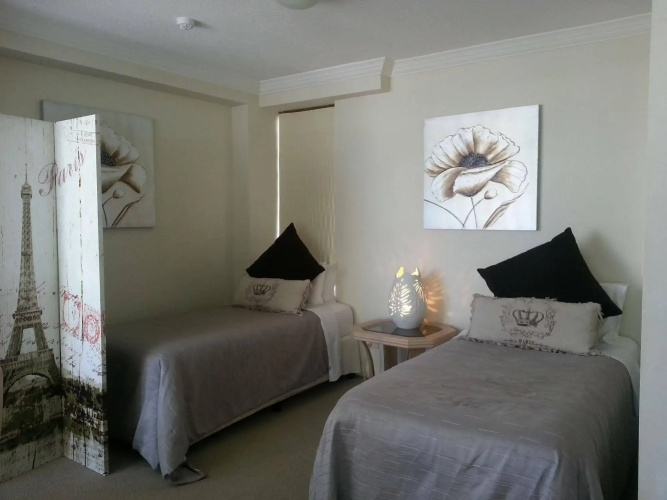 Broadbeach Holiday Apartments, Store 19