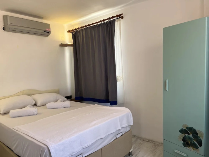 Monk Island Guesthouse