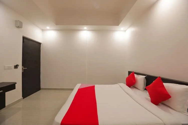 OYO 43440 Hotel Belmorrise