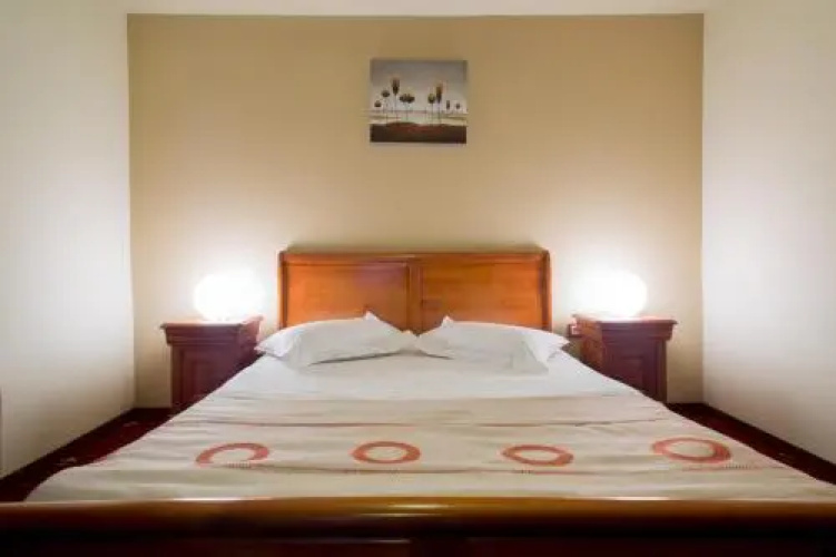 Red Hotel