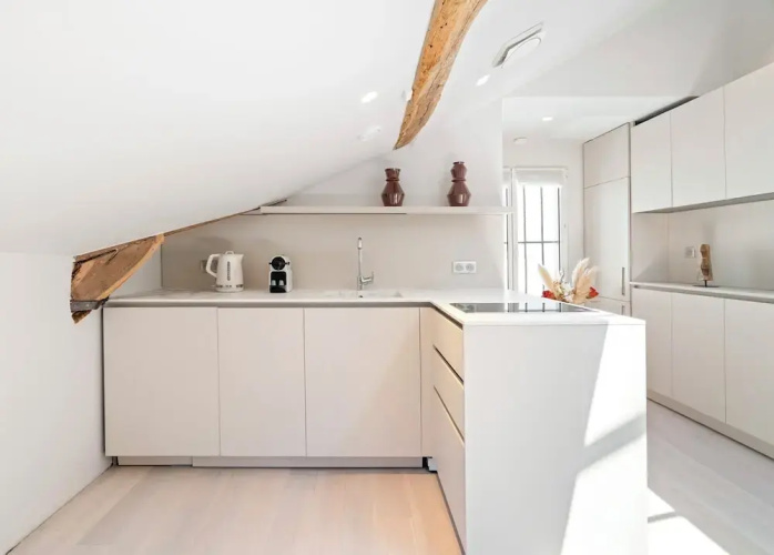 1537 Bourg Tibourg