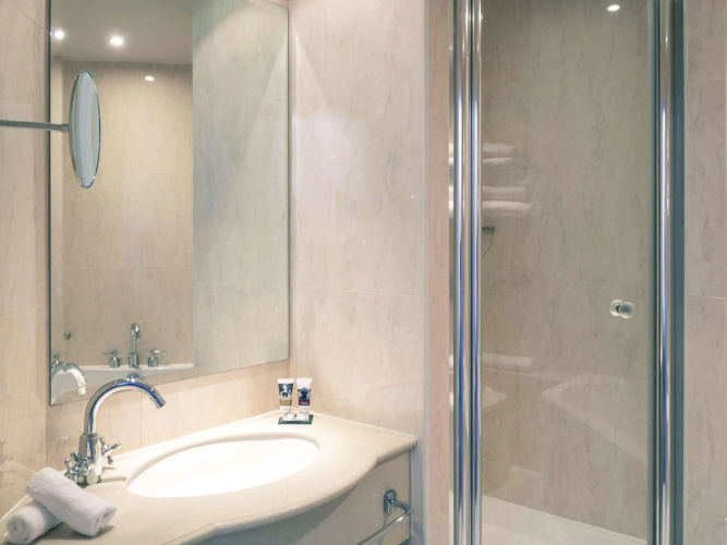 Mercure Cardiff Holland House Hotel & Spa photo 10