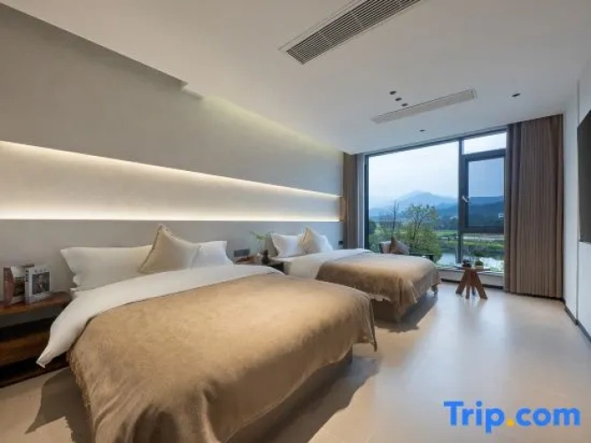 Luxury Twin Attic room