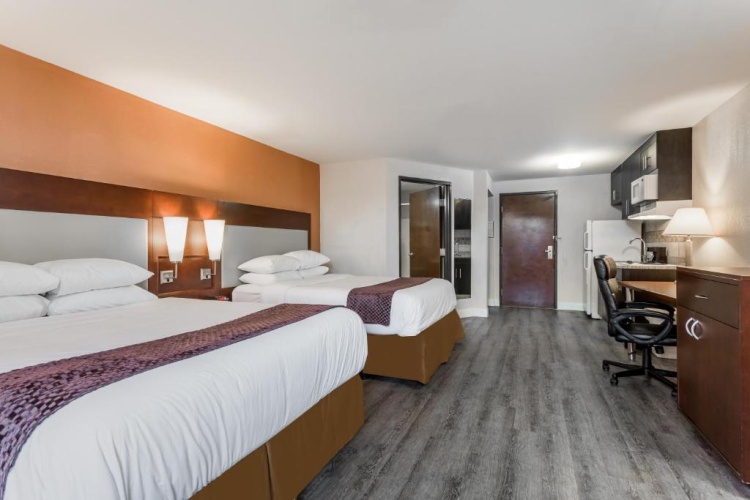 Quadruple Suite