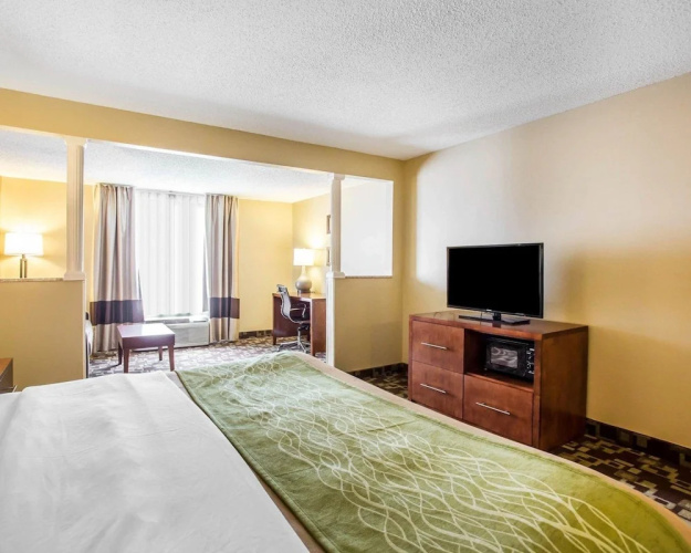 Comfort Inn & Suites