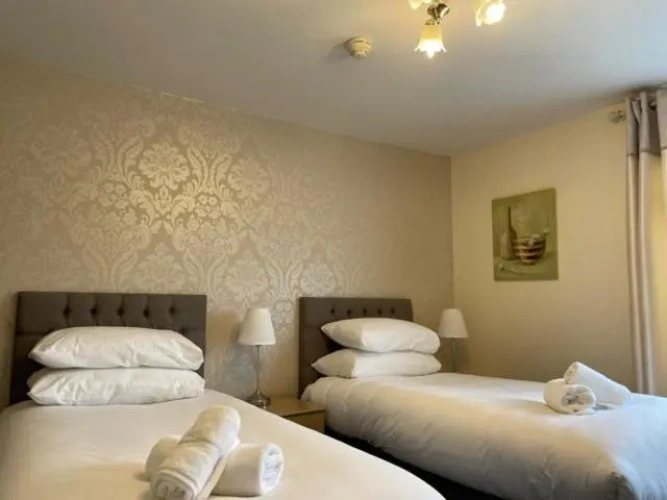 Standard Twin room with garden view