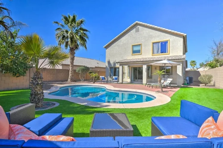 4 Bedrooms Cottage