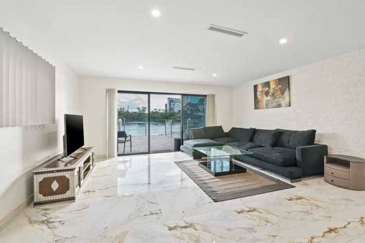 Luxurious Waterfront Home
