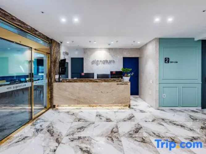 Hotel signature