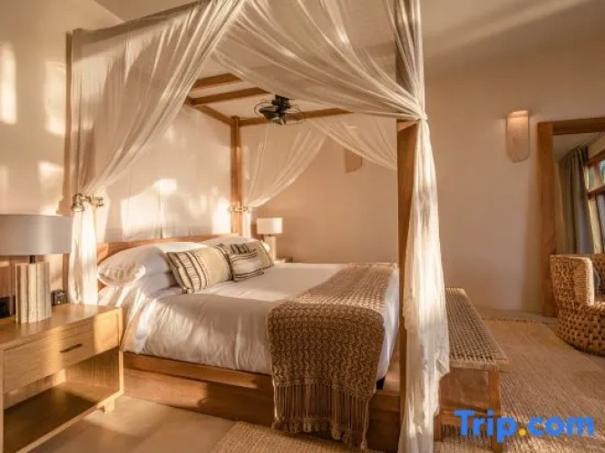 4 Bedrooms Villa