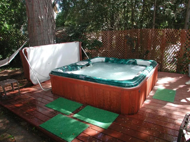 American River Inn