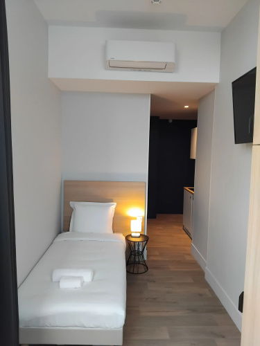 Orly Residis Le Hall