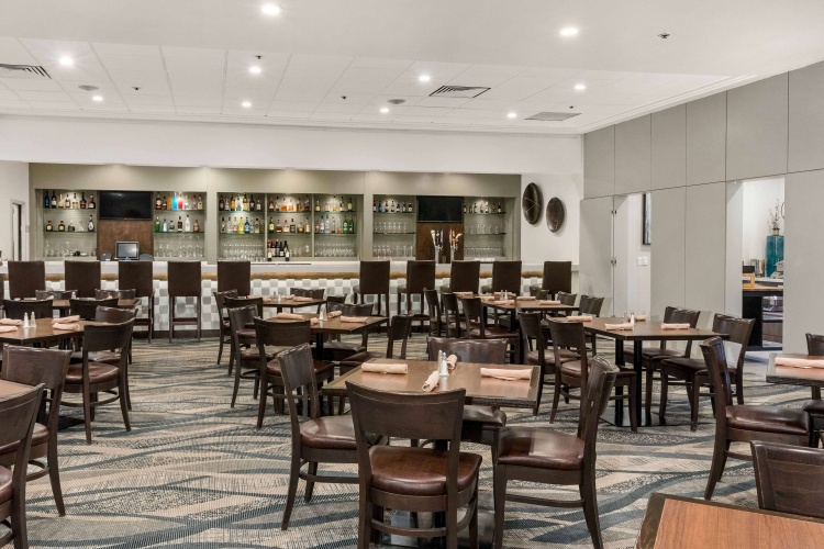 Best Western Premier Calgary Plaza Hotel & Conference Centre photo 31