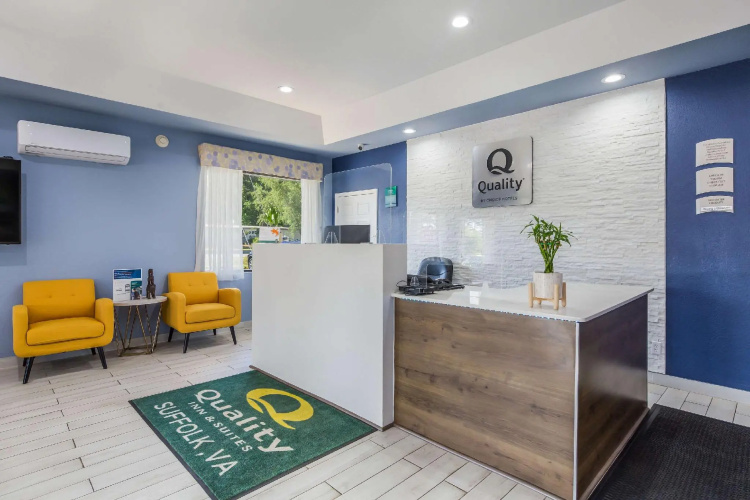 Quality Inn & Suites Suffolk West