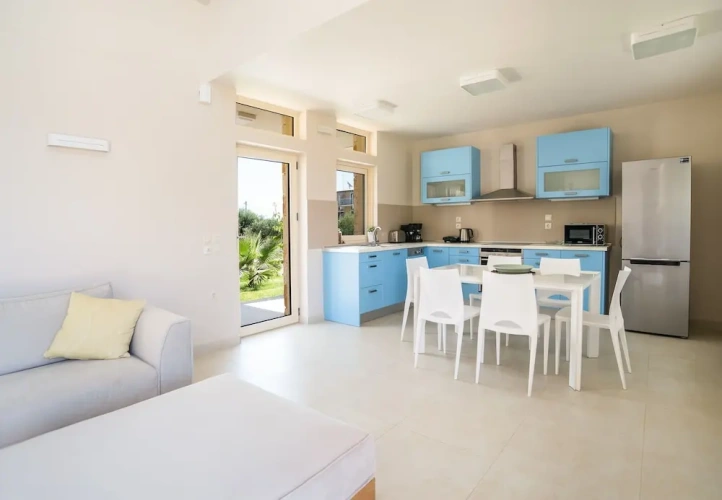 2 Bedrooms Luxury Basement Villa