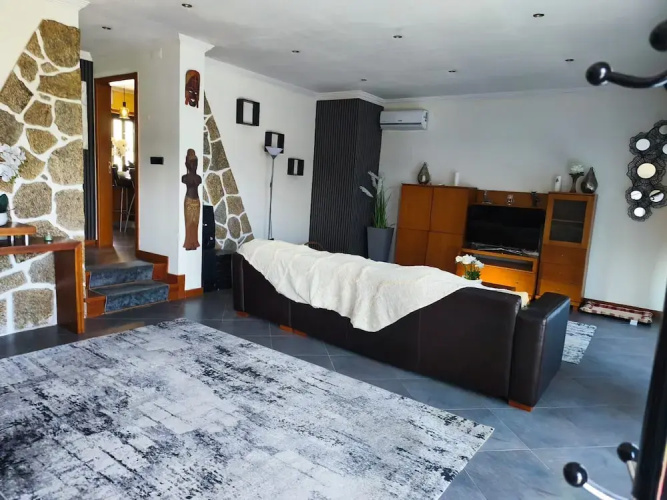 Esposende Charming Villa With Garden