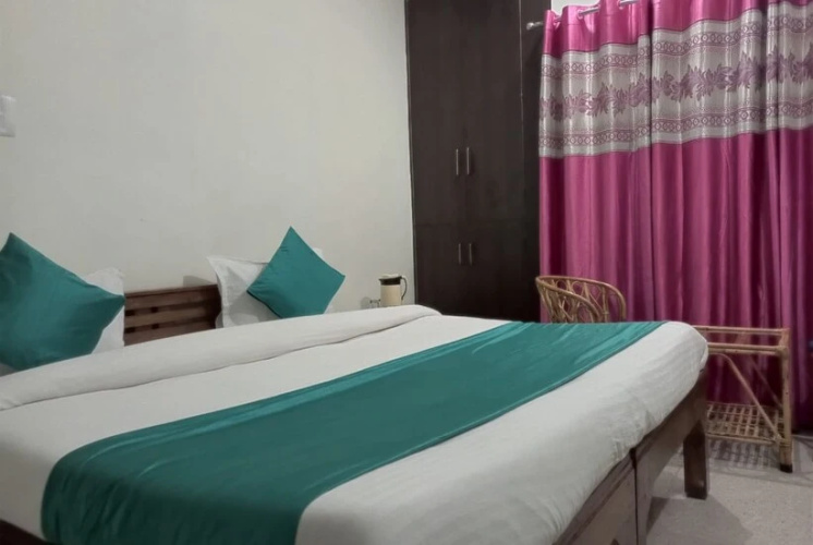 Hotel Narayan inn (Unit of Butola Hotels)