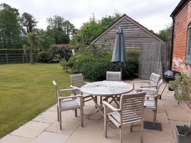 Family Cottage with garden view