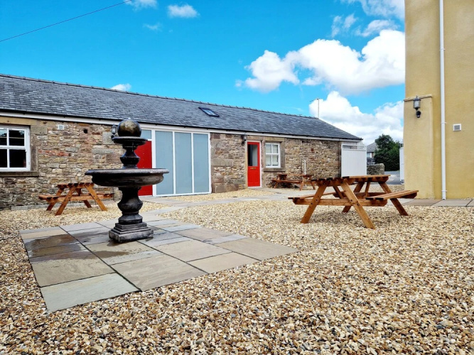 7 Holly Barn