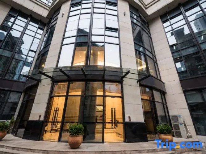 Pengcheng Apartment