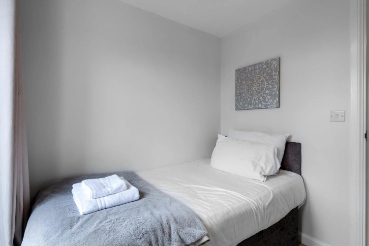 Ferndale Serviced 4 Bedroom 2 Bath House